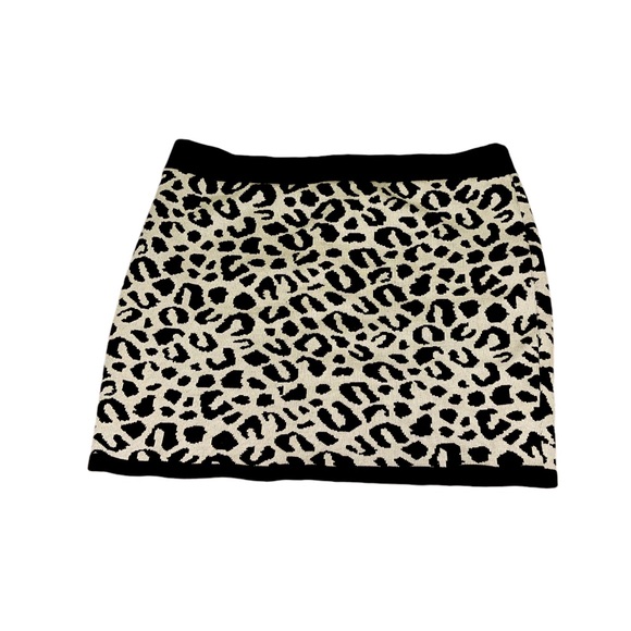 NEW Forever 21 Leopard Mini Sweater Knit Skirt - Picture 3 of 5